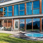 Boutique Art De Vivre & 4*