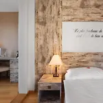 Boutique Art De Vivre & 4*