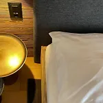 Boutique Art De Vivre & 4*