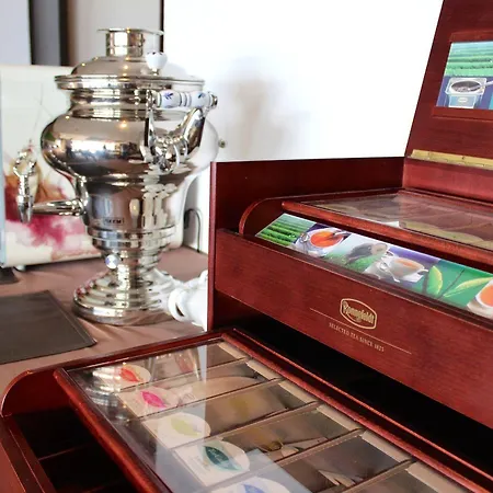 Boutique Art De Vivre &