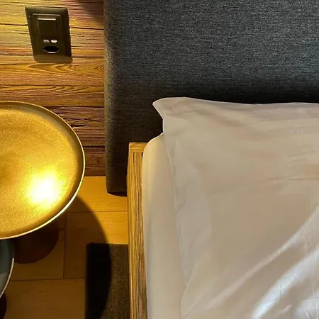 Boutique Art De Vivre & 4*