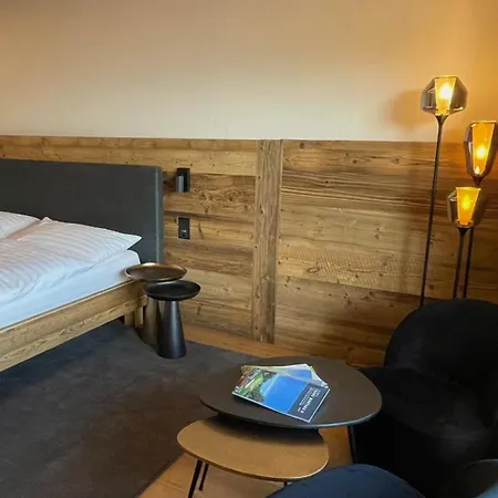 Boutique Art De Vivre & 4* Κρανς Μοντάνα