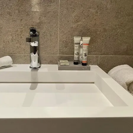 Hotel Art De Vivre 4*