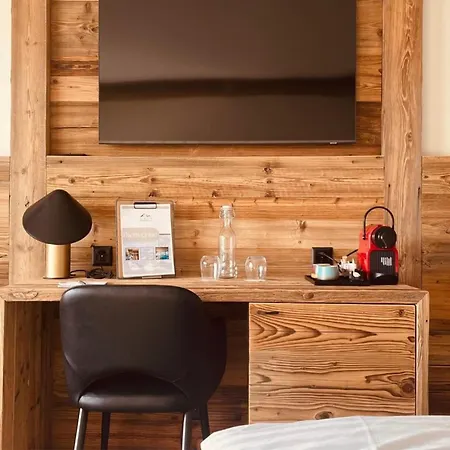 Boutique Art De Vivre &