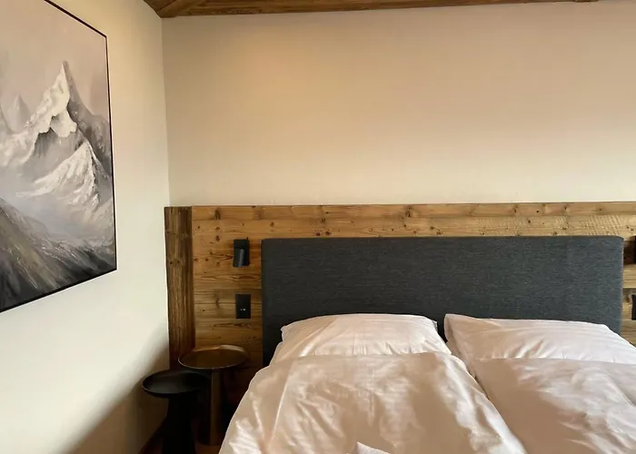 Boutique Art De Vivre & Κρανς Μοντάνα